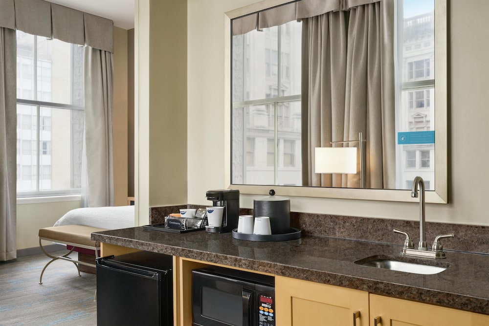 Hampton Inn & Suites New Orleans Downtown (French Qtr Area) — Hotel rooms in New Orleans, Louisiana