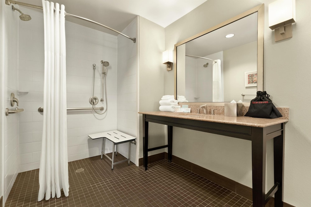 Hampton Inn & Suites New Orleans Downtown (French Qtr Area) — Hotel rooms in New Orleans, Louisiana