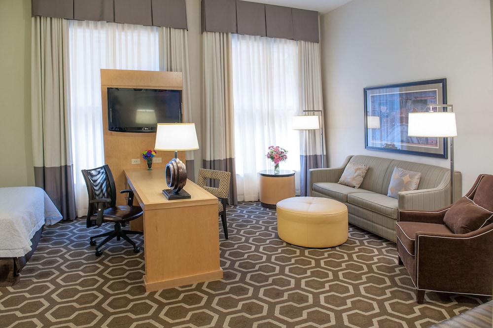 Hampton Inn & Suites New Orleans Downtown (French Qtr Area) — Hotel rooms in New Orleans, Louisiana