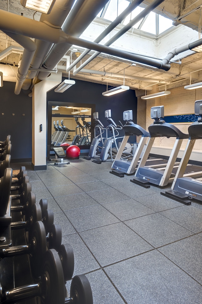 Hampton Inn & Suites New Orleans Downtown (French Qtr Area) — Sports & recreation in New Orleans, Louisiana