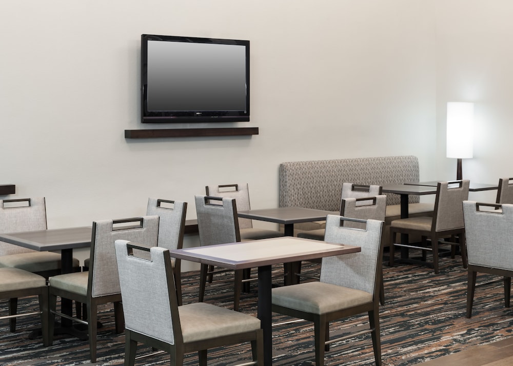 Hampton Inn Ft. Lauderdale Airport North Cruise Port — Restaurant & bars in Fort Lauderdale, Florida
