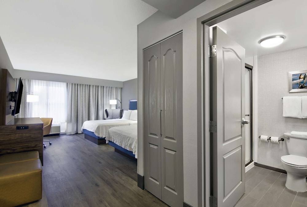 Hampton Inn Ft. Lauderdale Airport North Cruise Port — Hotel rooms in Fort Lauderdale, Florida
