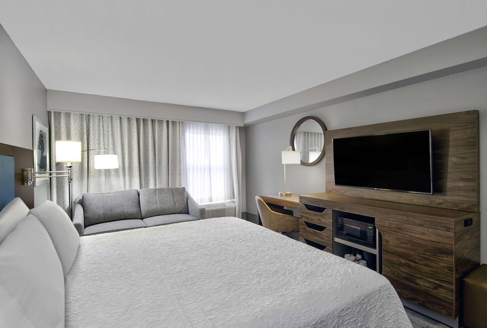 Hampton Inn Ft. Lauderdale Airport North Cruise Port — Hotel rooms in Fort Lauderdale, Florida