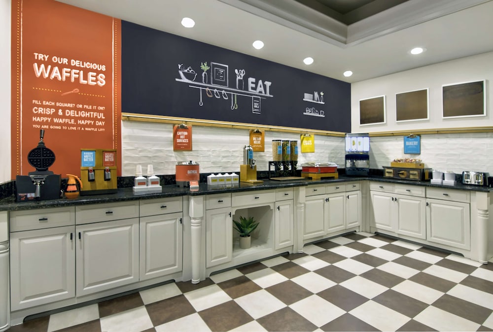 Hampton Inn Ft. Lauderdale Airport North Cruise Port — Restaurant & bars in Fort Lauderdale, Florida