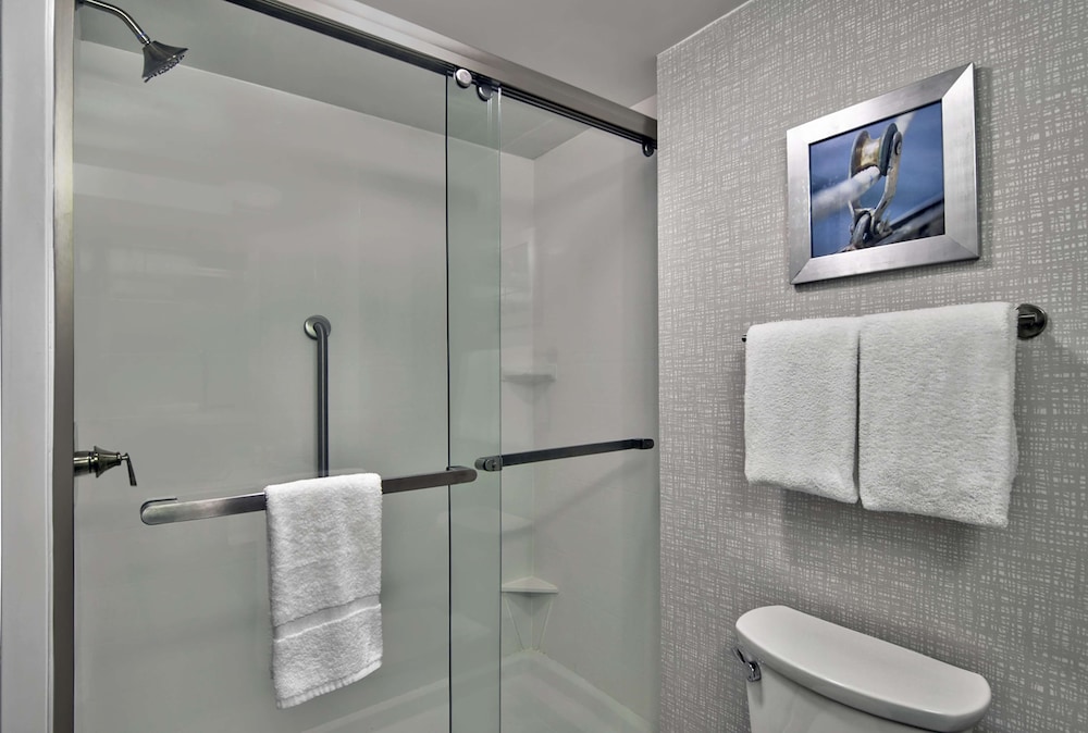Hampton Inn Ft. Lauderdale Airport North Cruise Port — Hotel rooms in Fort Lauderdale, Florida