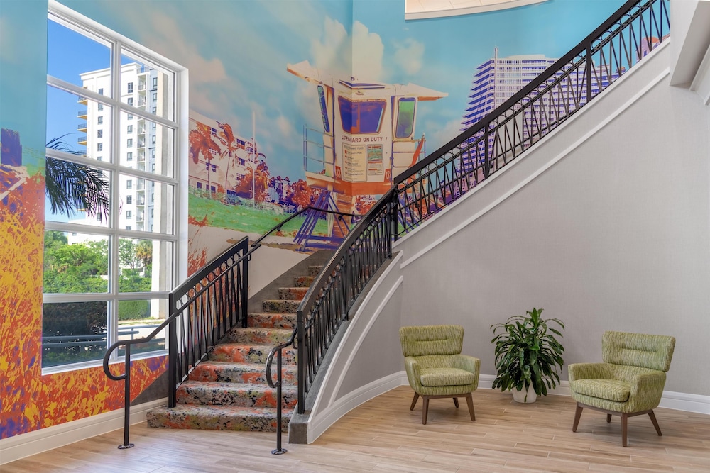 Hampton Inn Ft. Lauderdale/Downtown Las Olas Area — Hotel building in Fort Lauderdale, Florida
