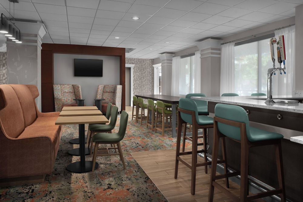 Hampton Inn Ft. Lauderdale/Downtown Las Olas Area — Restaurant & bars in Fort Lauderdale, Florida