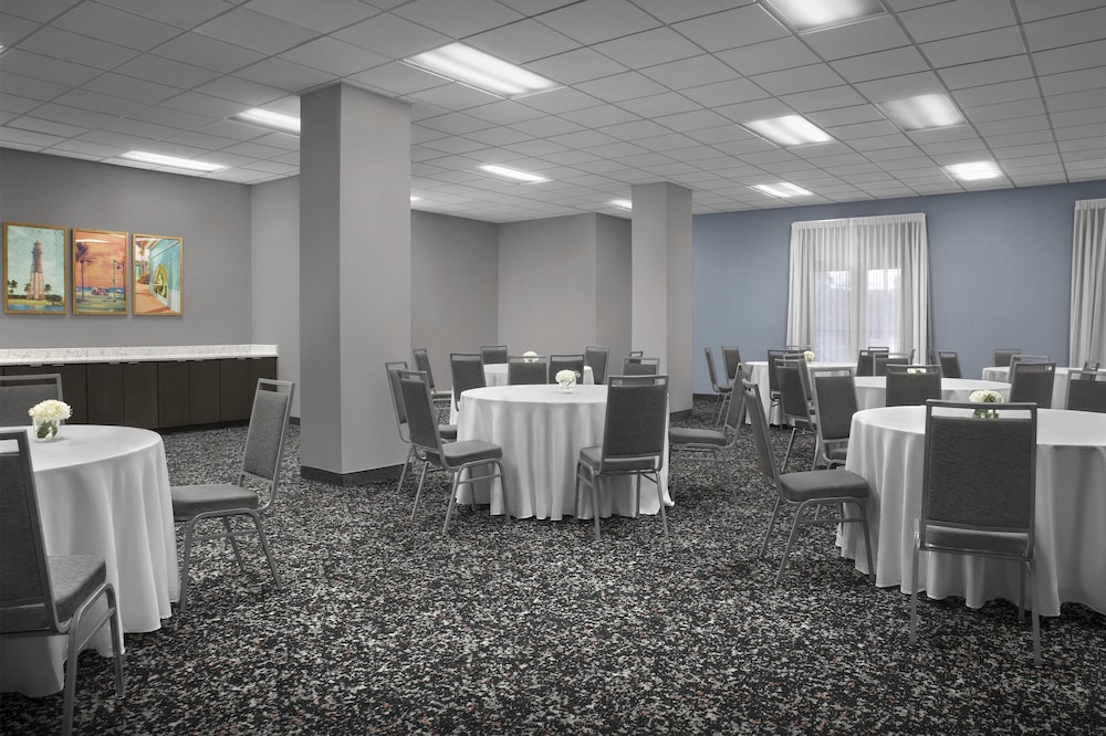 Hampton Inn Ft. Lauderdale/Downtown Las Olas Area — Restaurant & bars in Fort Lauderdale, Florida