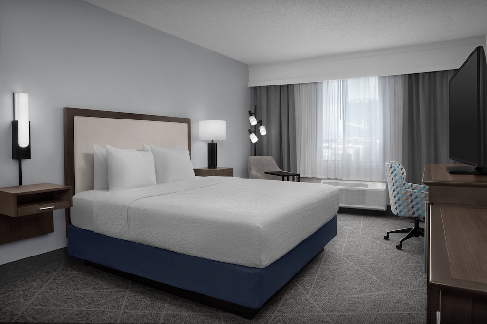 Hampton Inn Ft. Lauderdale/Downtown Las Olas Area — Hotel rooms in Fort Lauderdale, Florida