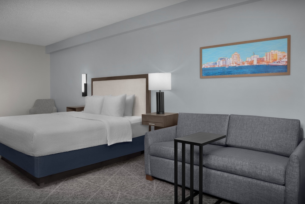 Hampton Inn Ft. Lauderdale/Downtown Las Olas Area — Hotel rooms in Fort Lauderdale, Florida