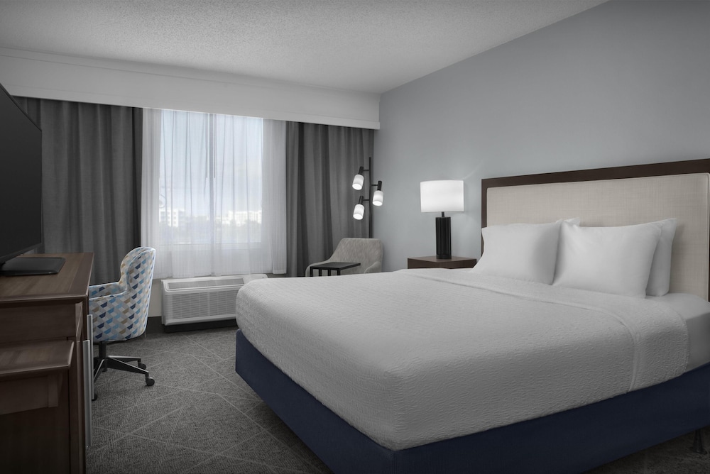Hampton Inn Ft. Lauderdale/Downtown Las Olas Area — Hotel rooms in Fort Lauderdale, Florida