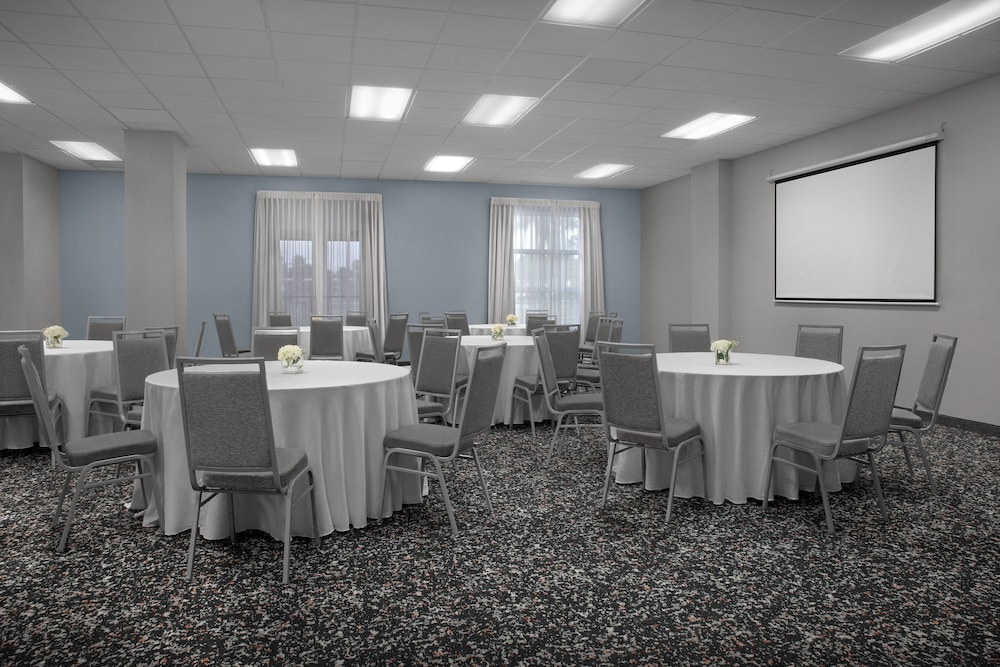 Hampton Inn Ft. Lauderdale/Downtown Las Olas Area — Hotel building in Fort Lauderdale, Florida