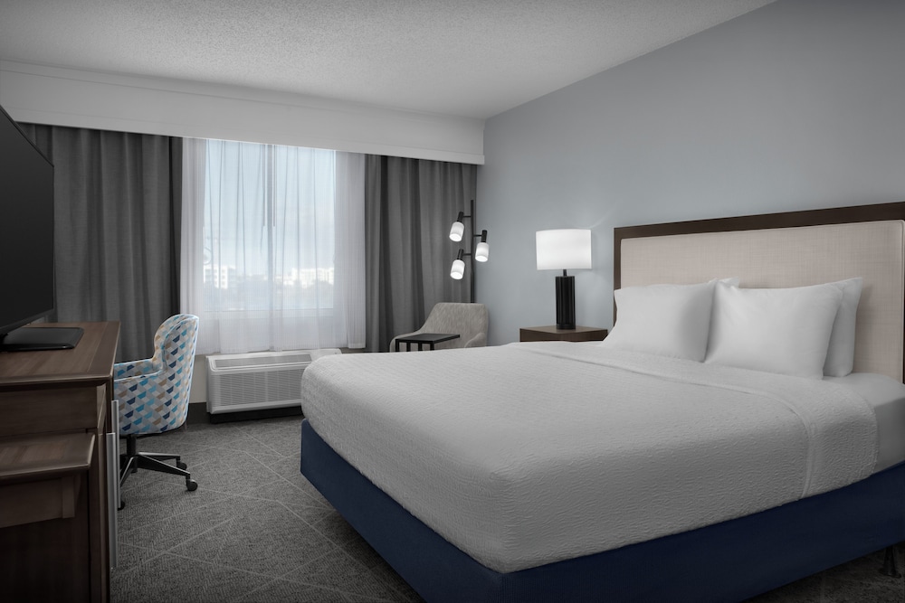 Hampton Inn Ft. Lauderdale/Downtown Las Olas Area — Hotel rooms in Fort Lauderdale, Florida