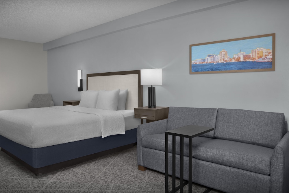 Hampton Inn Ft. Lauderdale/Downtown Las Olas Area — Hotel rooms in Fort Lauderdale, Florida