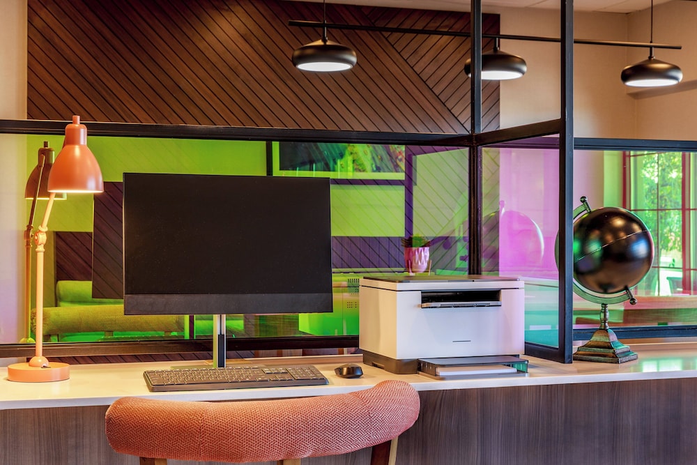 Holiday Inn Hotel & Suites Boston - Peabody by IHG — Hotel rooms in Lynnfield, Massachusetts