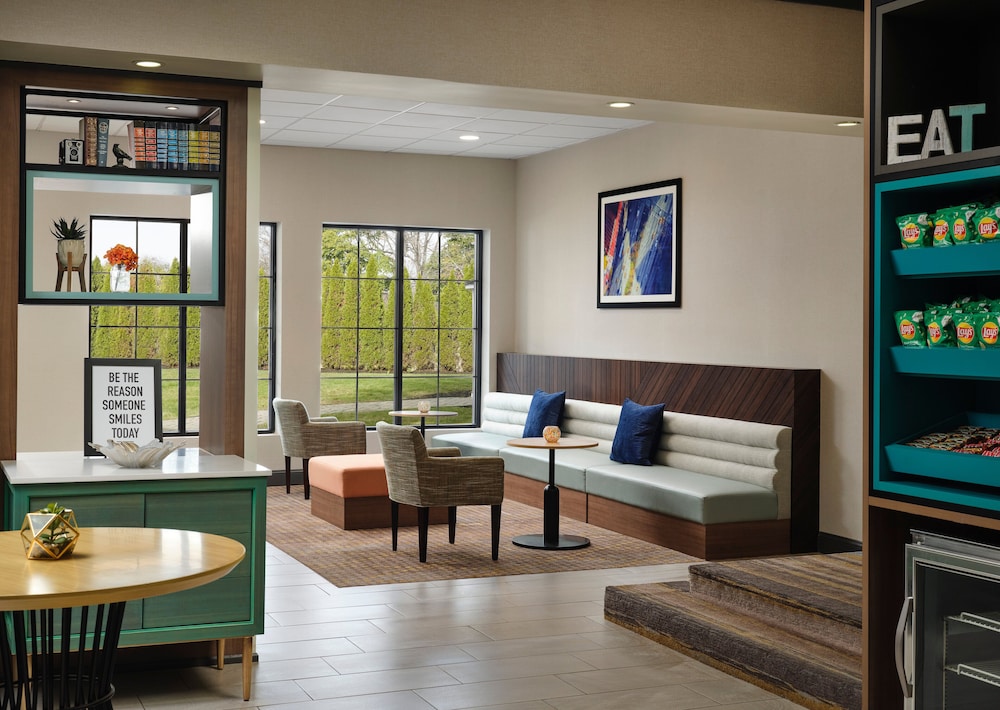 Holiday Inn Hotel & Suites Boston - Peabody by IHG — Hotel rooms in Lynnfield, Massachusetts