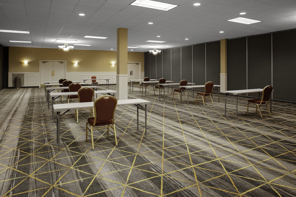 Holiday Inn Hotel & Suites Boston - Peabody by IHG — Hotel building in Lynnfield, Massachusetts