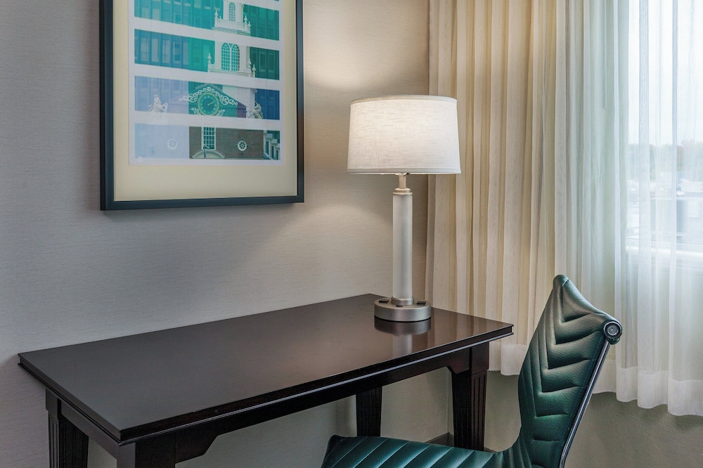 Holiday Inn Hotel & Suites Boston - Peabody by IHG — Hotel rooms in Lynnfield, Massachusetts