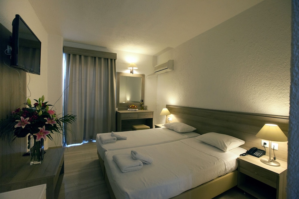 Apollon Hotel - Adults Only — Hotel rooms in Ammoudara (Agios Nikolaos)