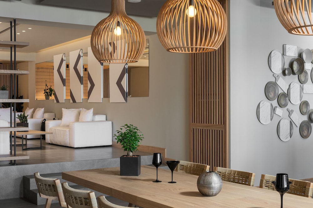 Ikones Seafront Luxury Suites — Restaurant & bars in Rethymnon