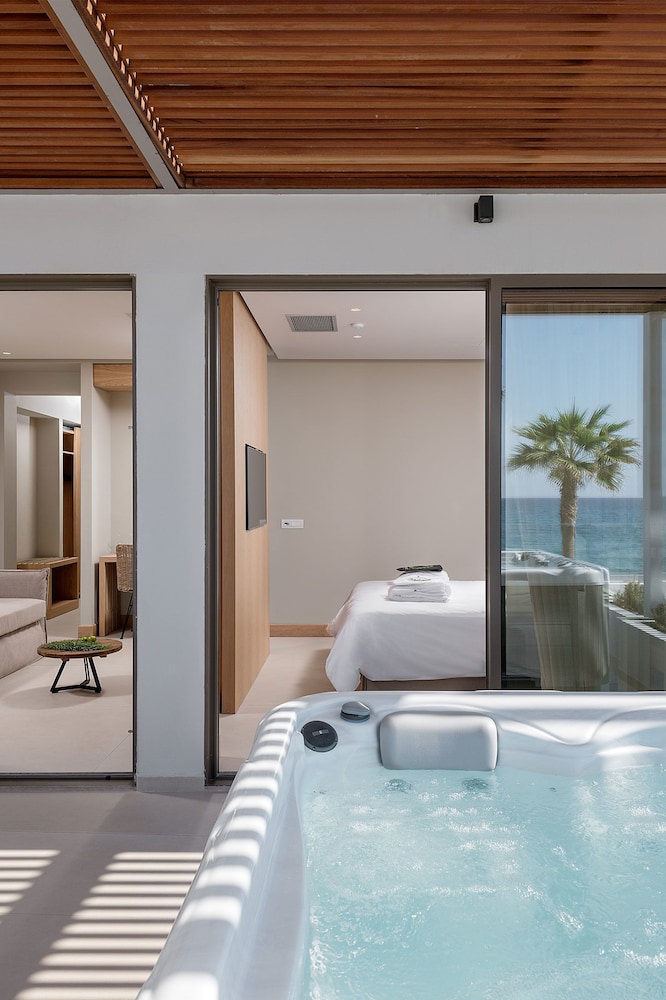 Ikones Seafront Luxury Suites — Hotel rooms in Rethymnon