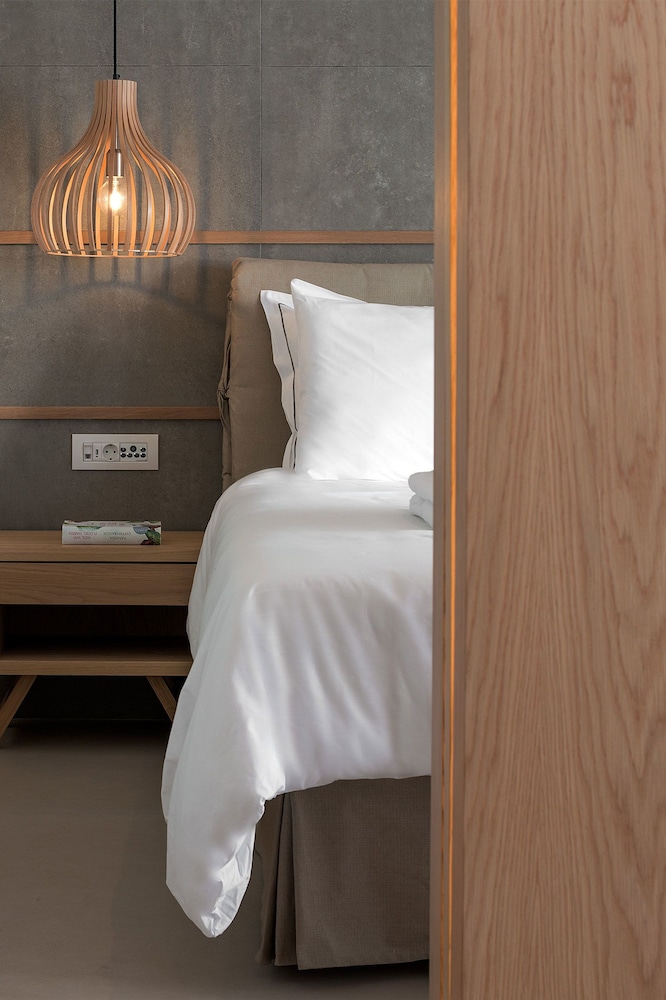 Ikones Seafront Luxury Suites — Hotel rooms in Rethymnon