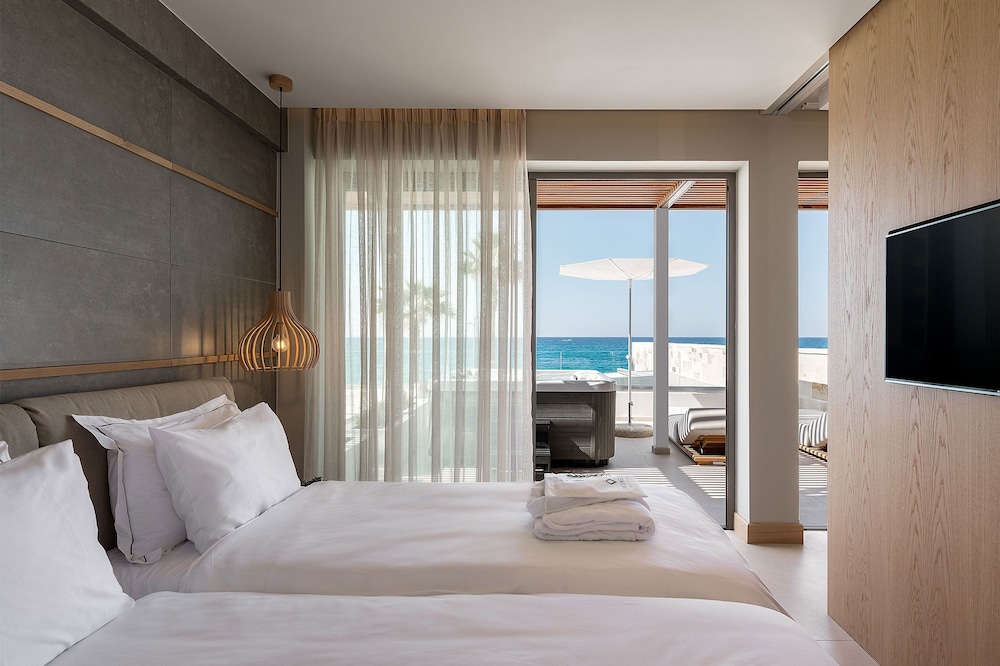 Ikones Seafront Luxury Suites - zdjęcie 4