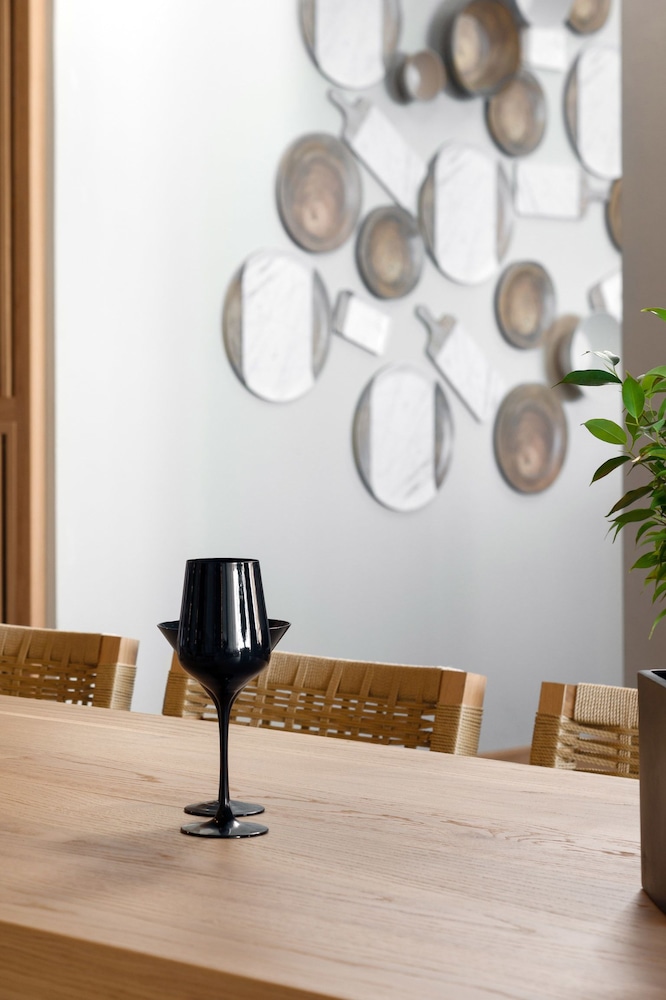 Ikones Seafront Luxury Suites — Restaurant & bars in Rethymnon
