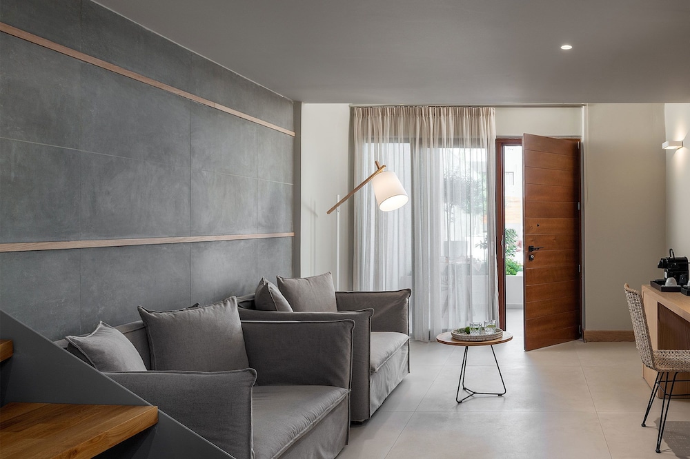 Ikones Seafront Luxury Suites — Hotel rooms in Rethymnon