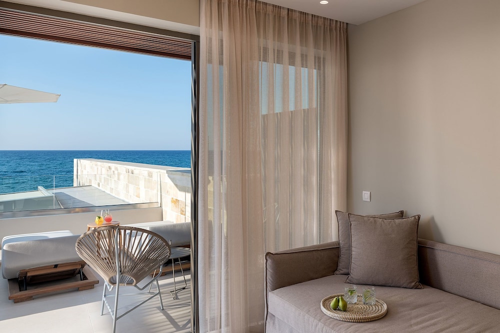 Ikones Seafront Luxury Suites — Hotel rooms in Rethymnon