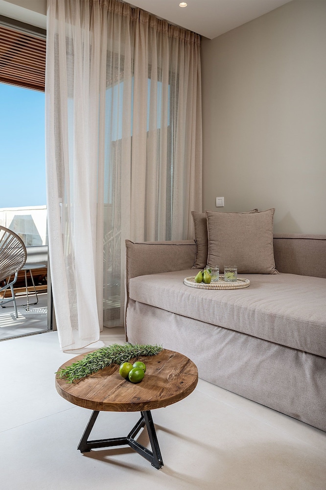 Ikones Seafront Luxury Suites — Hotel rooms in Rethymnon