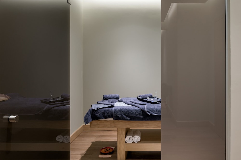 Ikones Seafront Luxury Suites — Hotel rooms in Rethymnon