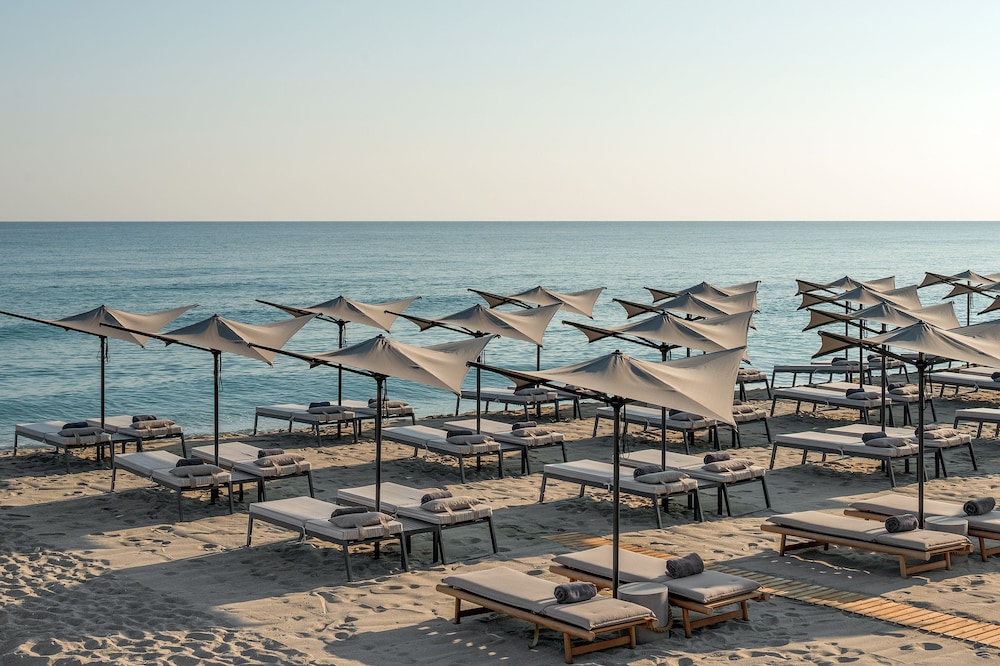 Ikones Seafront Luxury Suites — Beach in Rethymnon