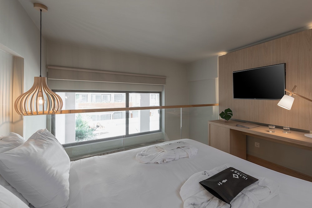 Ikones Seafront Luxury Suites — Hotel rooms in Rethymnon