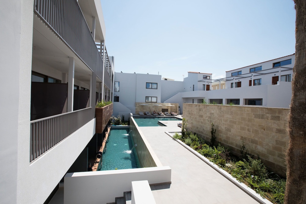 Ikones Seafront Luxury Suites - zdjęcie 3