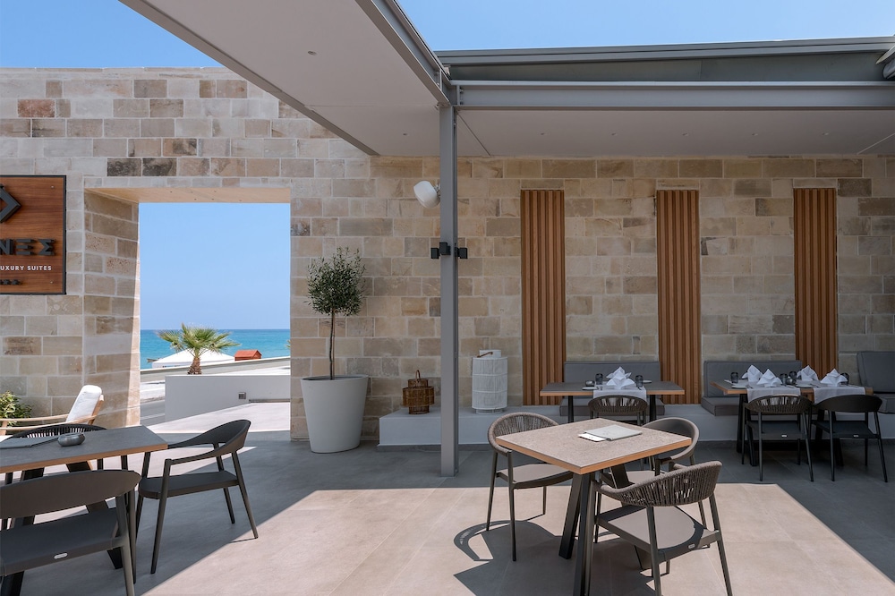 Ikones Seafront Luxury Suites — Restaurant & bars in Rethymnon