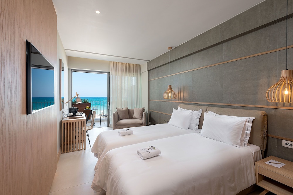Ikones Seafront Luxury Suites — Hotel rooms in Rethymnon