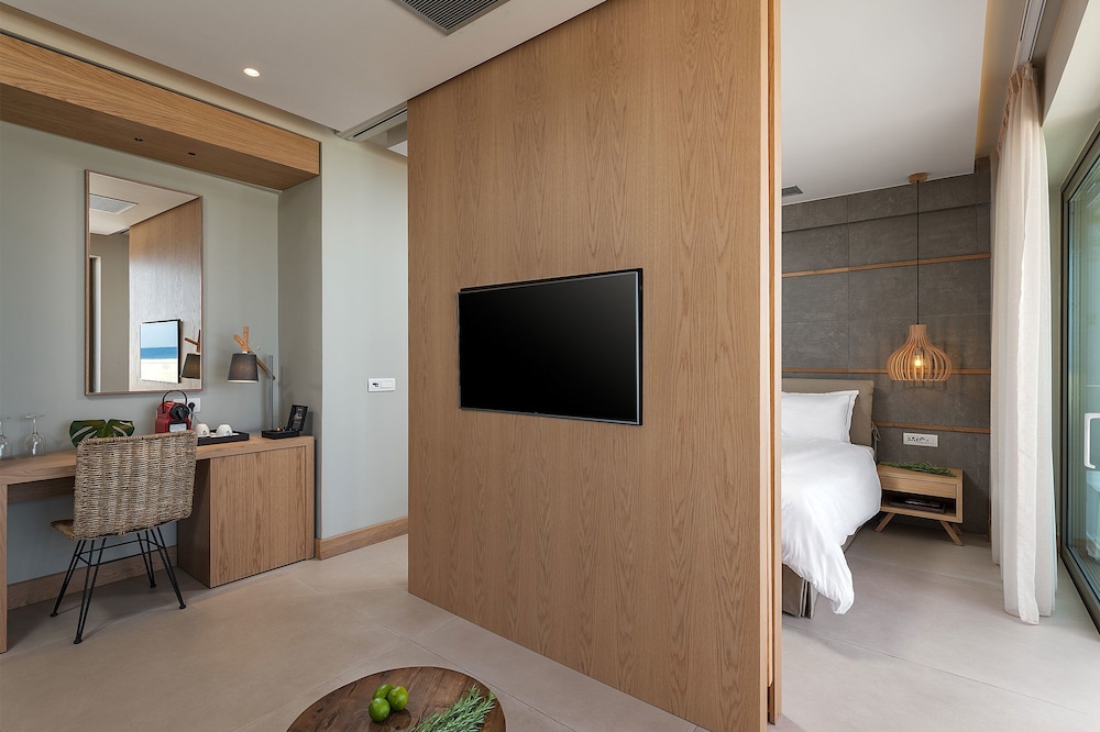 Ikones Seafront Luxury Suites — Hotel rooms in Rethymnon