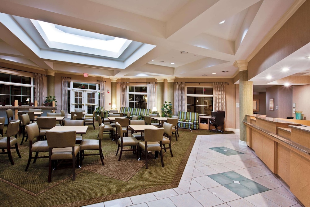 La Quinta Inn & Suites by Wyndham USF (Near Busch Gardens) — Restaurant & bars in Tampa, Florida