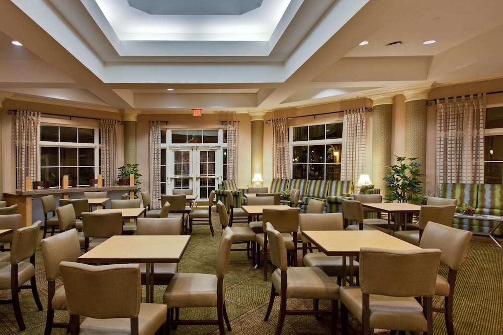 La Quinta Inn & Suites by Wyndham USF (Near Busch Gardens) — Restaurant & bars in Tampa, Florida