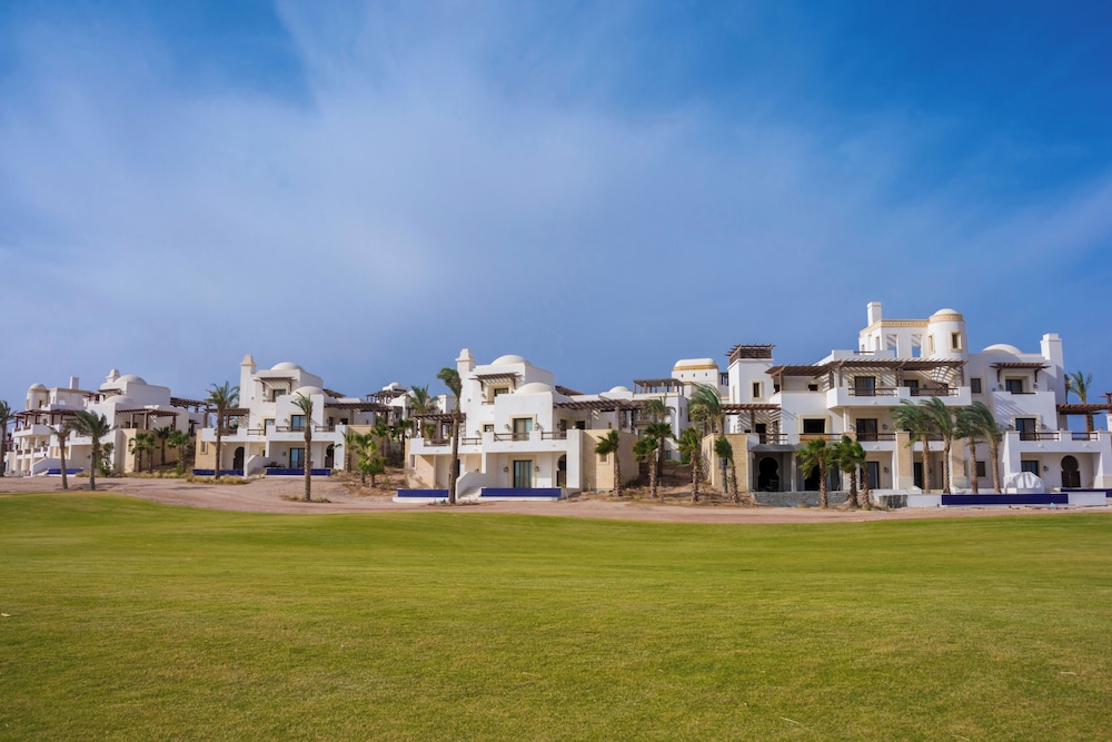 Ancient Sands Golf Resort and Residences — Hotel building in El Gouna, Red Sea
