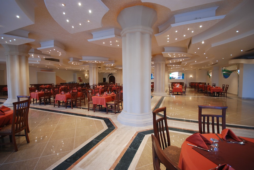 Life Resort Coral Hills - All inclusive — Restaurant & bars in El Quseir, Red Sea