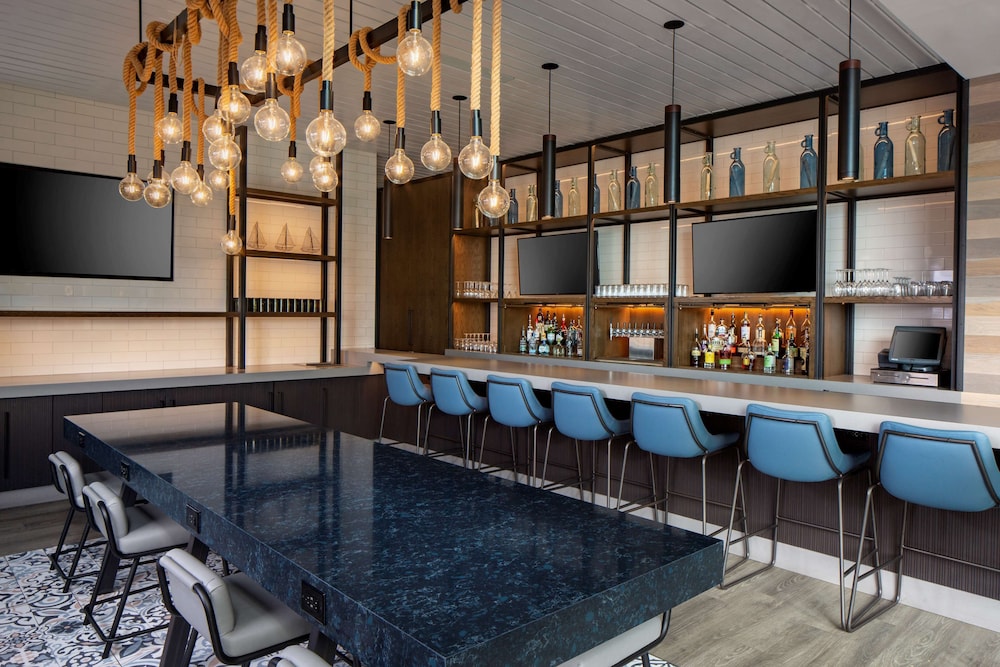 Hyatt Regency Boston Harbor — Restaurant & bars in Boston, Massachusetts