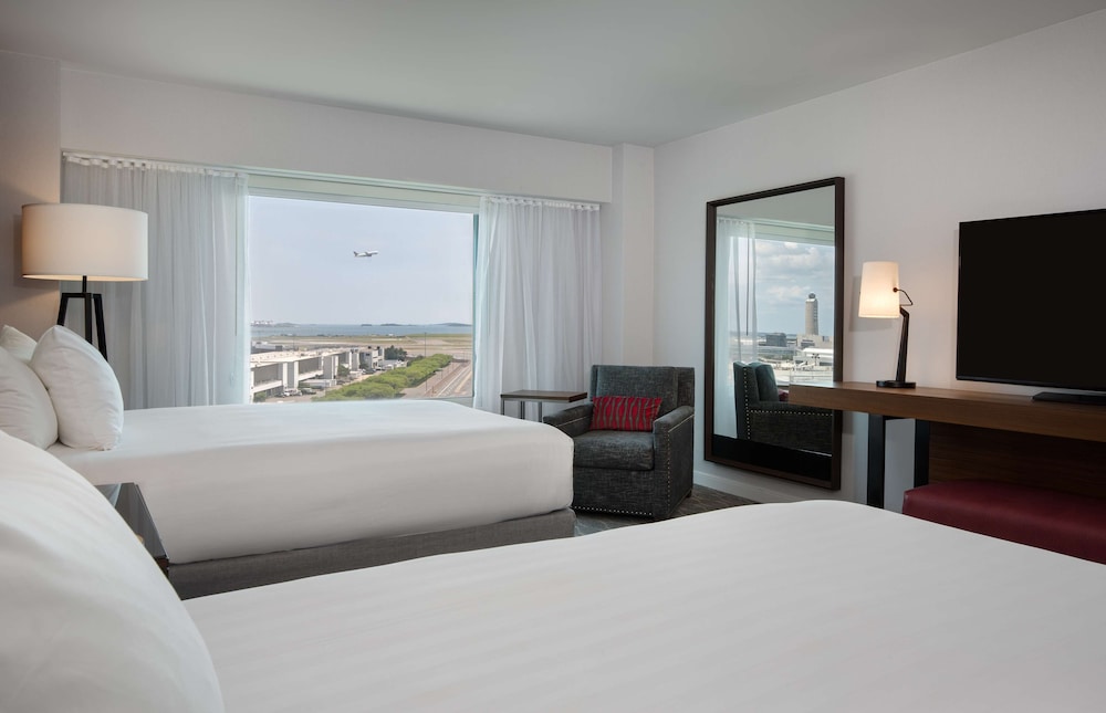 Hyatt Regency Boston Harbor — Hotel rooms in Boston, Massachusetts