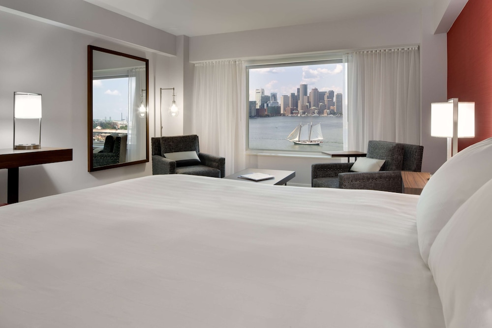 Hyatt Regency Boston Harbor — Hotel rooms in Boston, Massachusetts