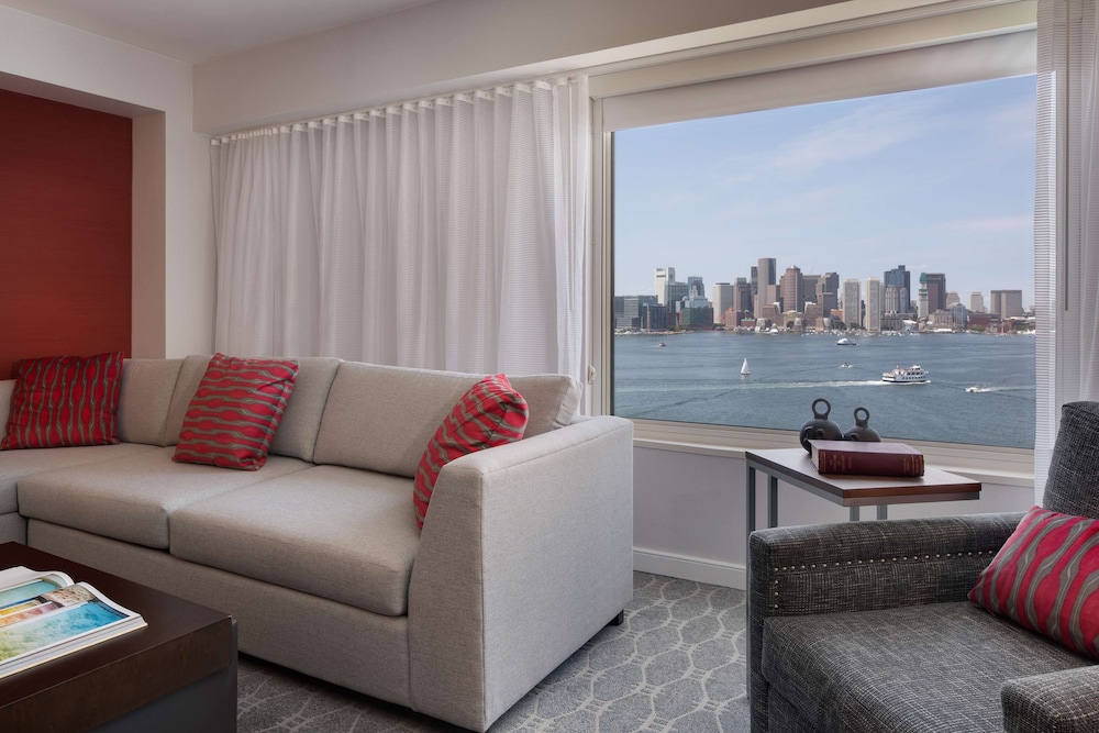 Hyatt Regency Boston Harbor — Hotel rooms in Boston, Massachusetts