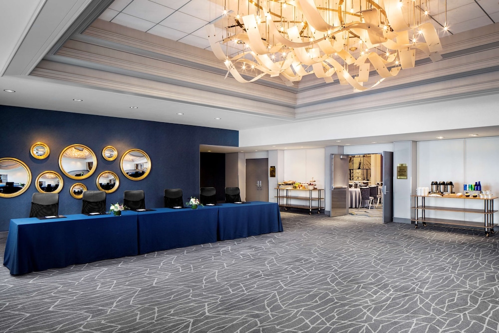 Hyatt Regency Boston Harbor — Restaurant & bars in Boston, Massachusetts