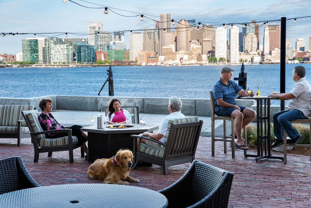 Hyatt Regency Boston Harbor — Restaurant & bars in Boston, Massachusetts