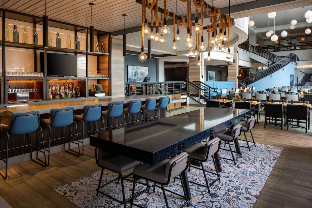 Hyatt Regency Boston Harbor — Restaurant & bars in Boston, Massachusetts