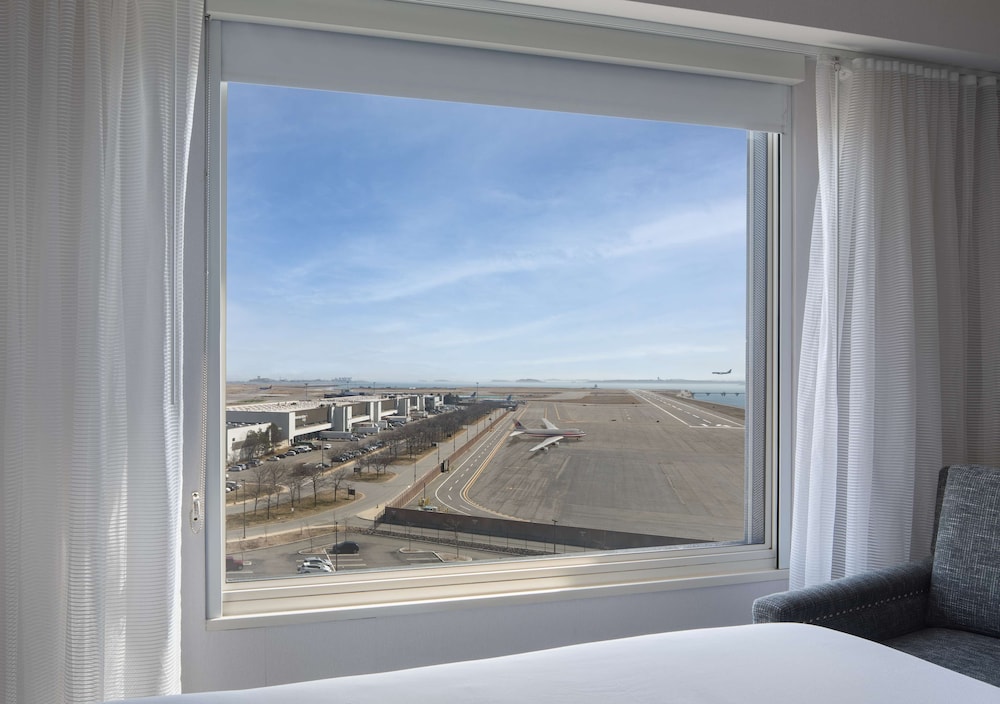 Hyatt Regency Boston Harbor — Hotel rooms in Boston, Massachusetts